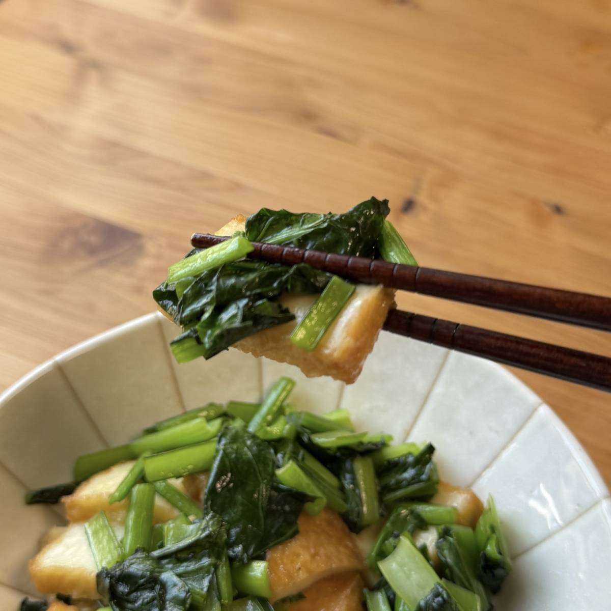 JAグループ公式の「小松菜と揚げのオイスター炒め」のレシピ