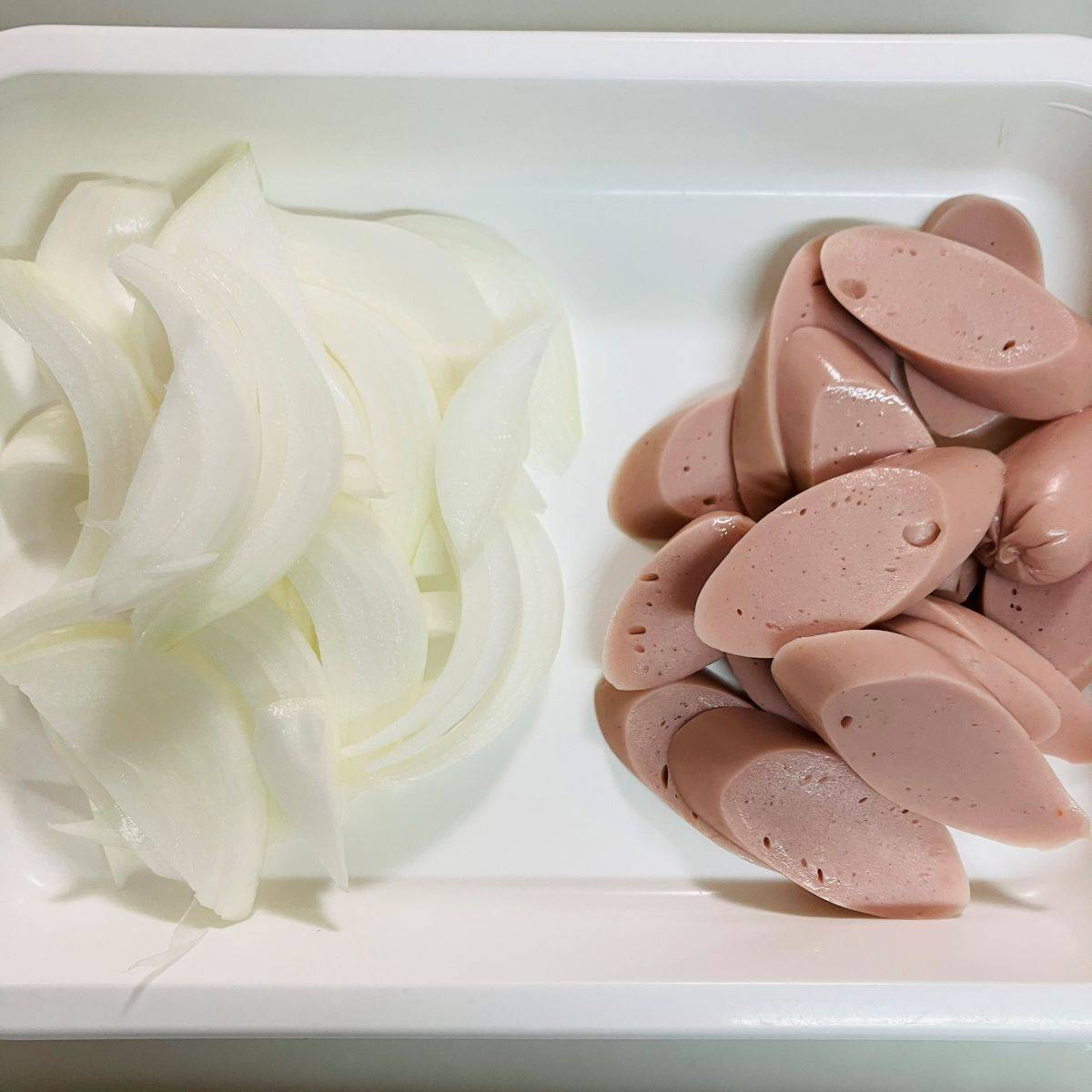 ニッスイ公式の「おさかなのソーセージのしょうが焼き弁当」のレシピ