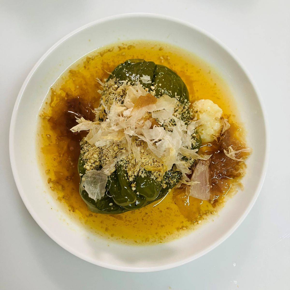 ヤマキ公式の「レンジで作る丸ごとピーマンの煮浸し」のレシピ