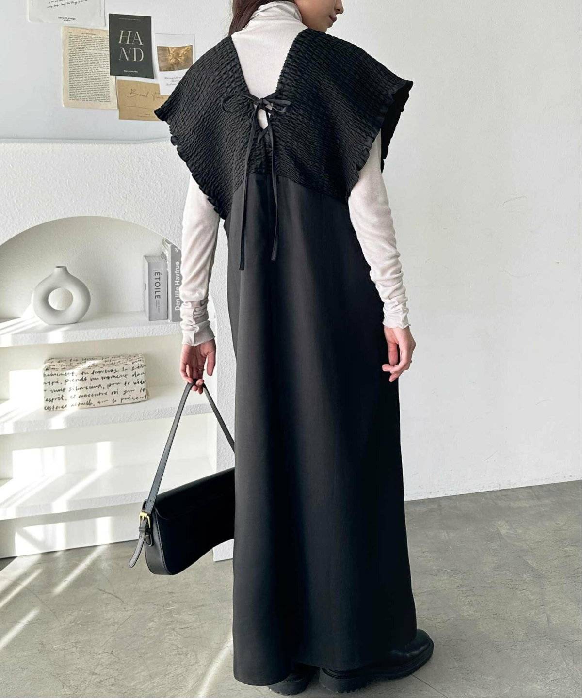 初夏コーデの女性