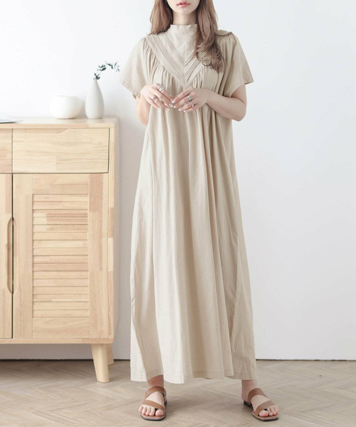 初夏コーデの女性