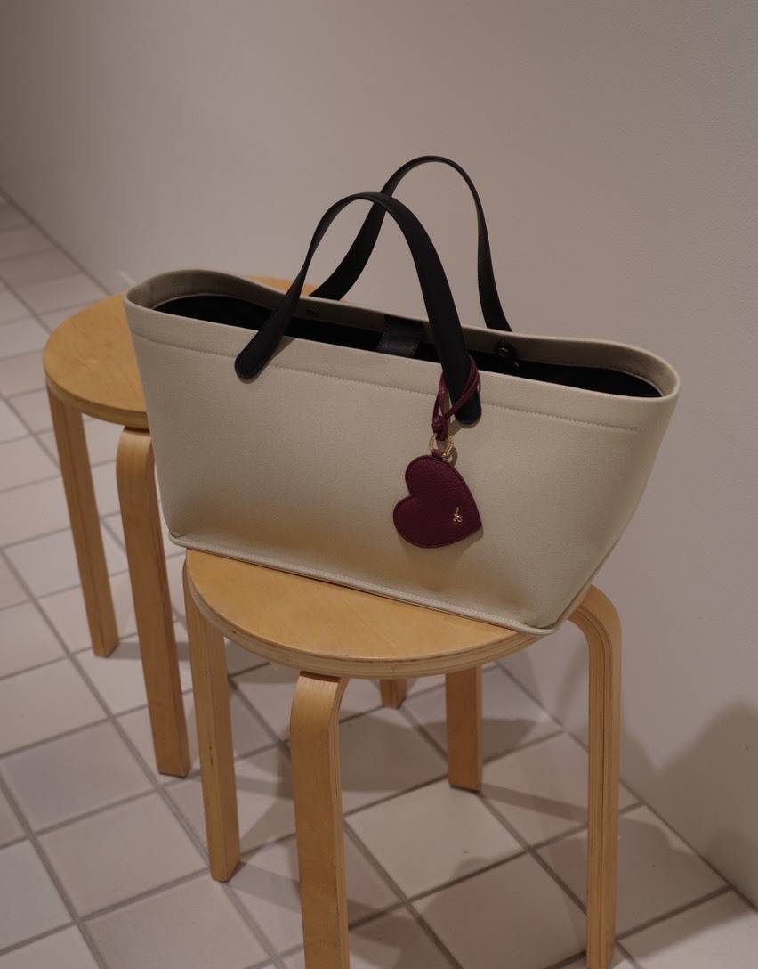 ajewのwidth duo bag