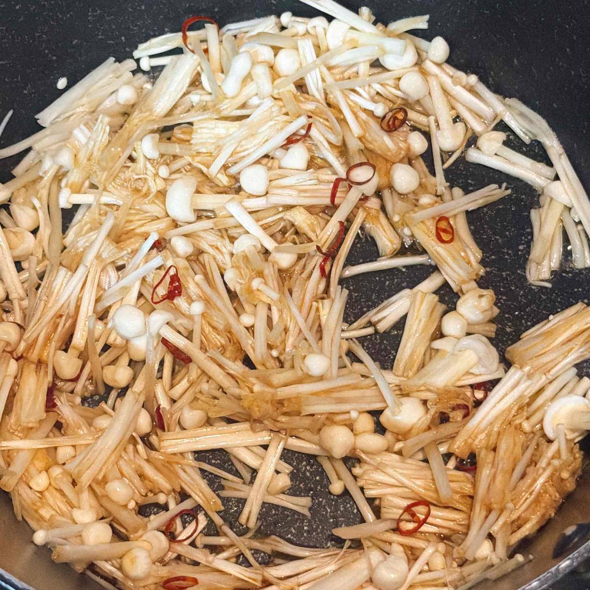 JAグループ公式の「ぎりぎり根元まで使用、ピリ辛えのきなめたけ」のレシピ