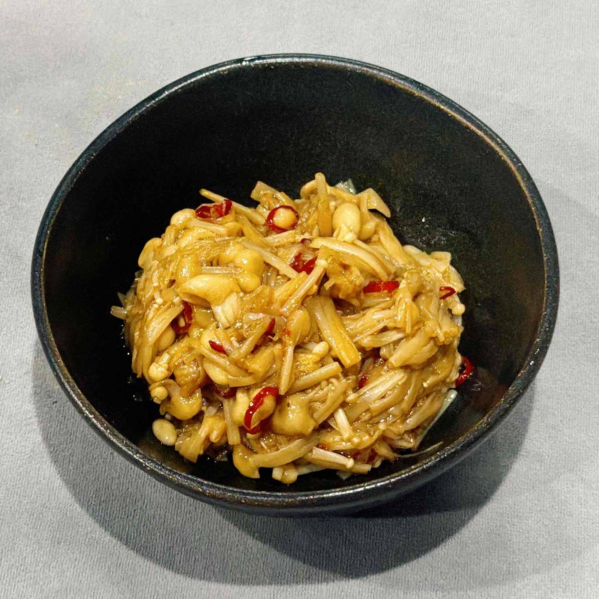 JAグループ公式の「ぎりぎり根元まで使用、ピリ辛えのきなめたけ」のレシピ