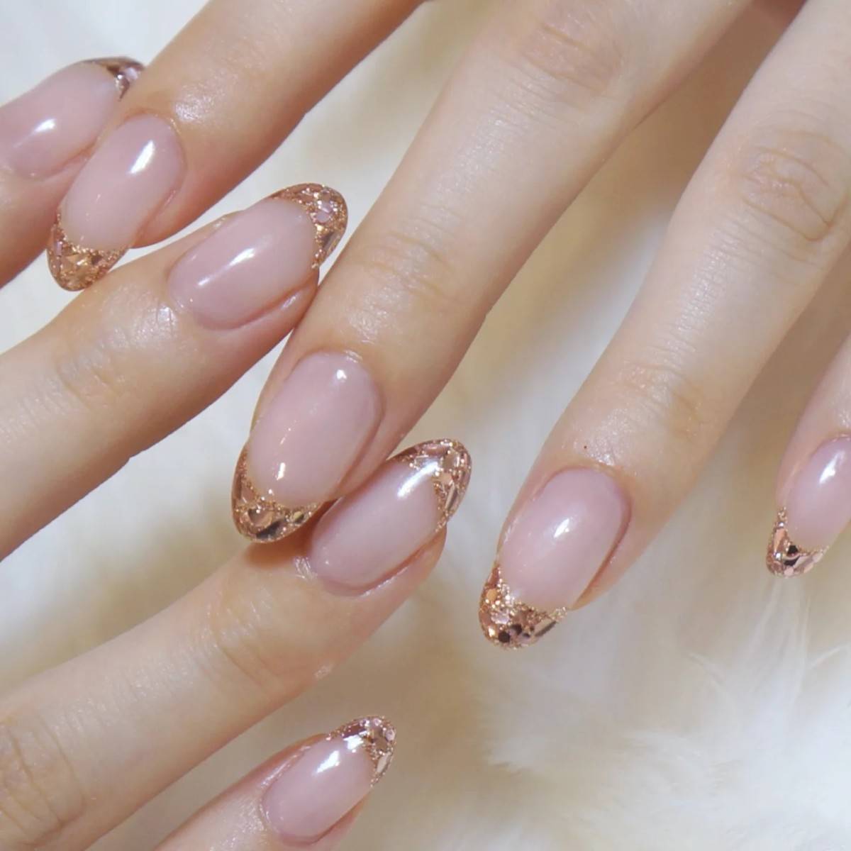 くすみベージュネイル