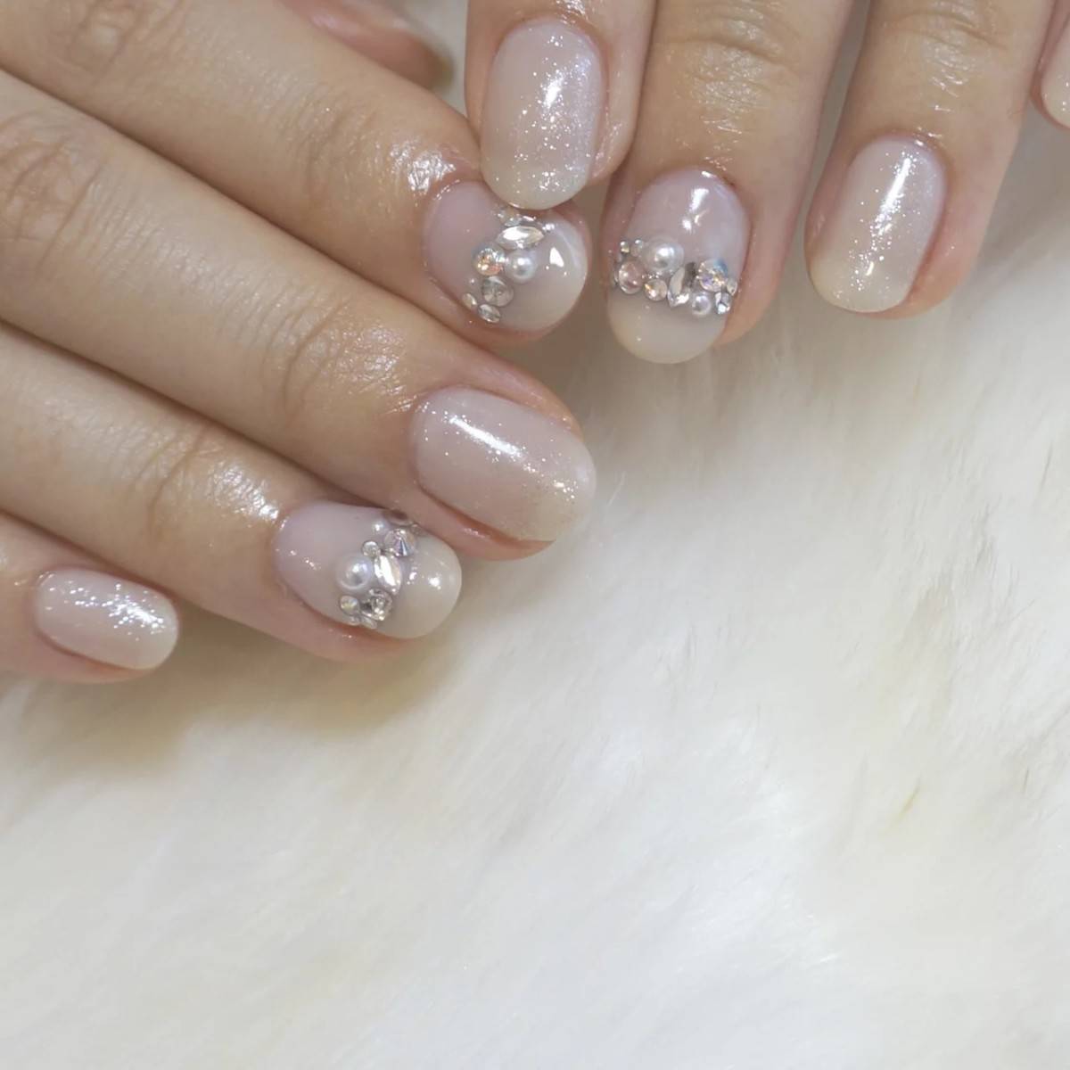 くすみベージュネイル