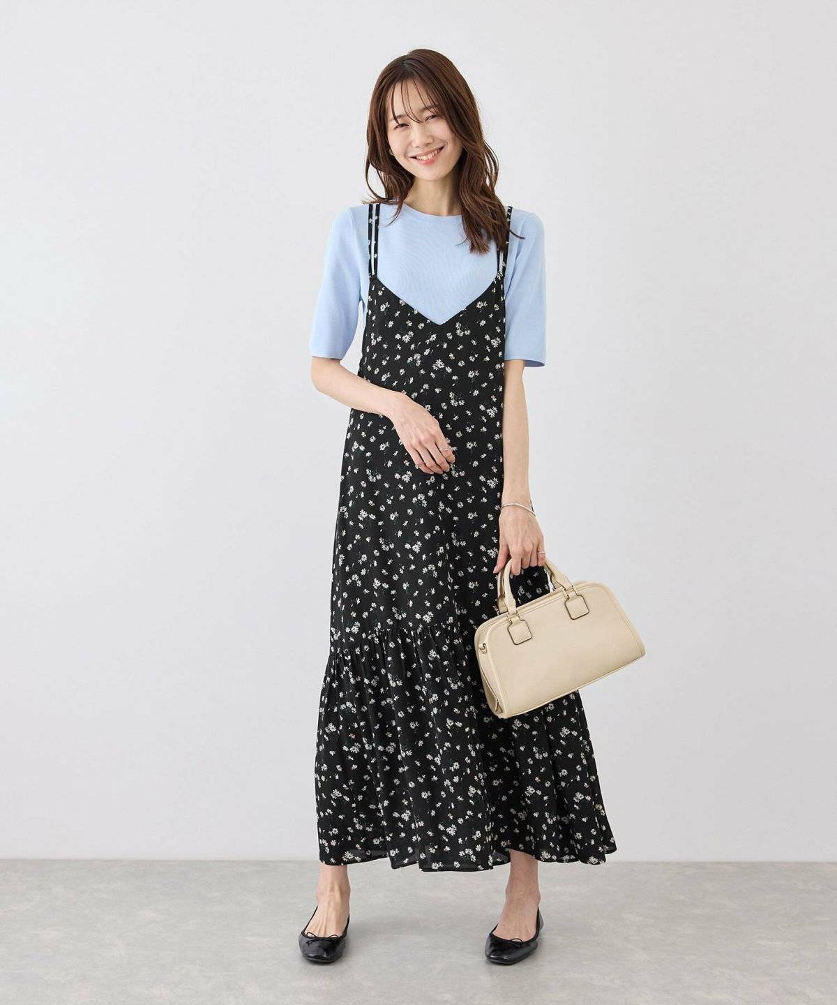 夏コーデの女性