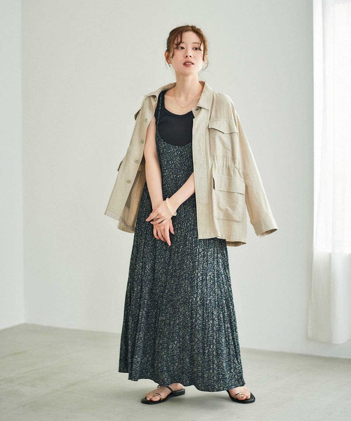 夏コーデの女性