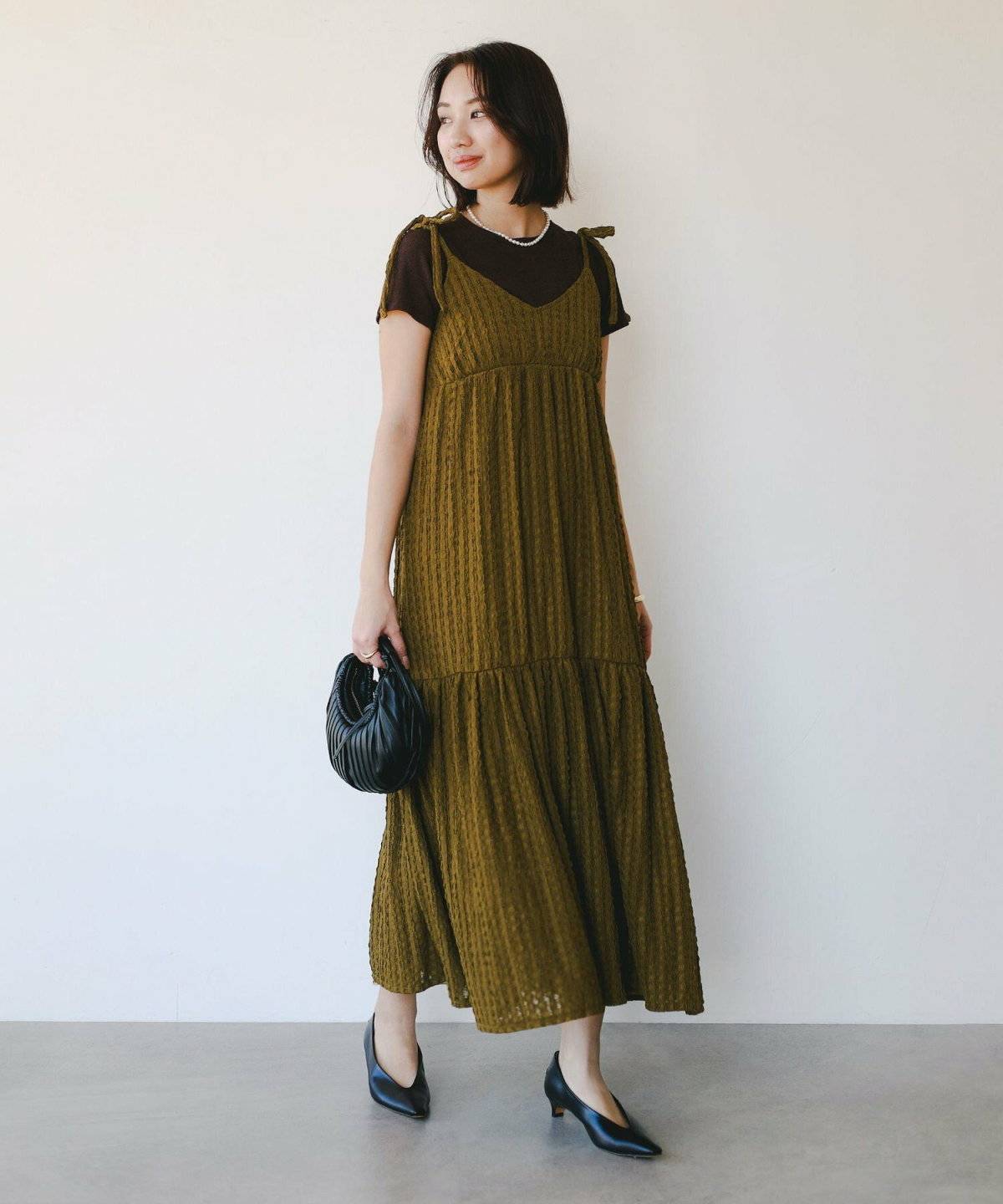 夏コーデの女性