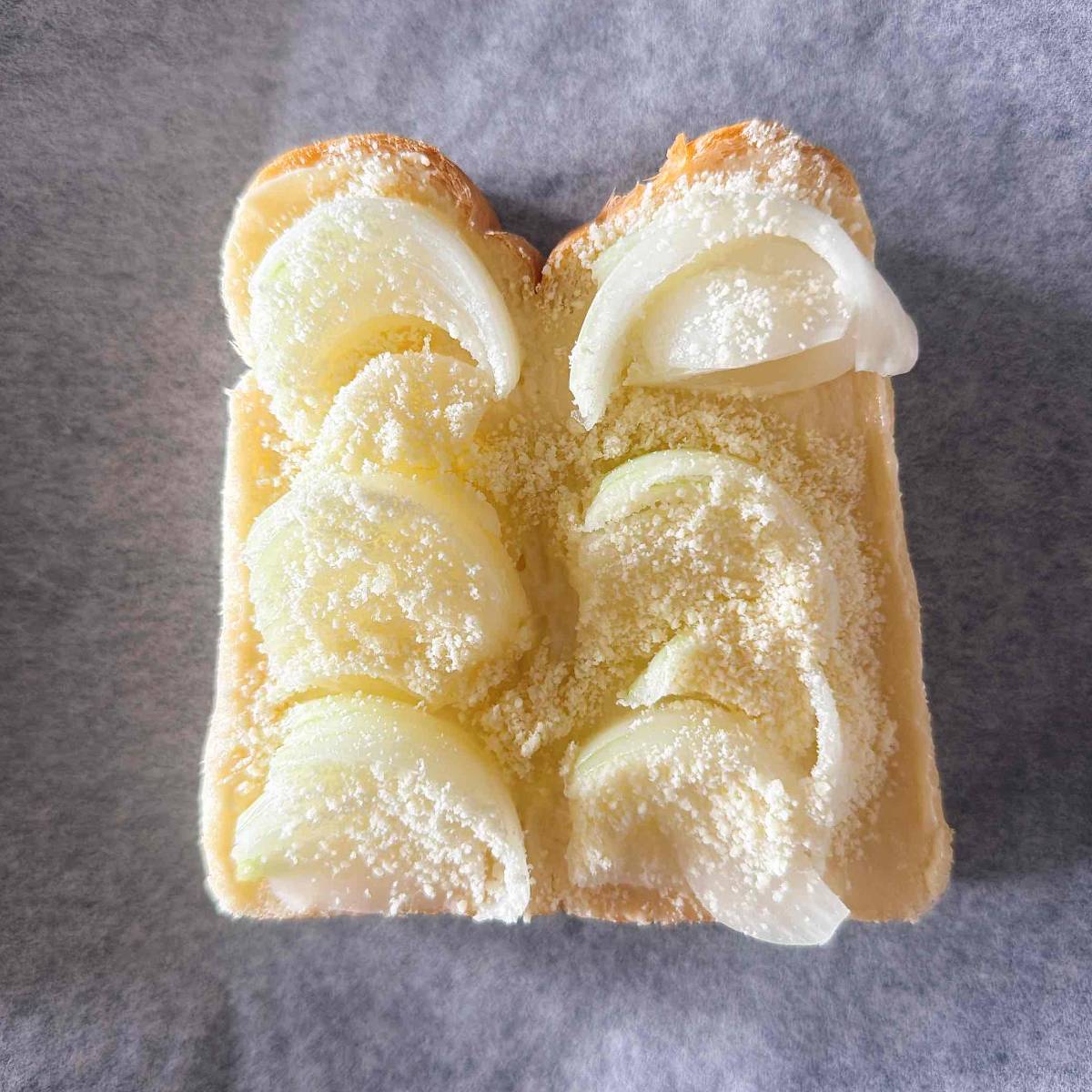 ヤマザキ公式の「新玉ねぎのマヨネーズトースト」のレシピ