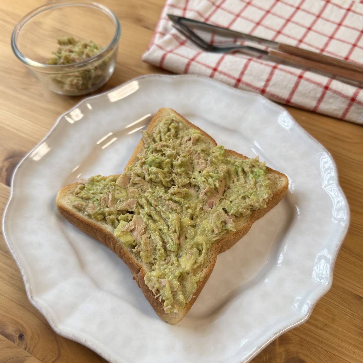 いなば公式の「ツナのごちそうアボ明太」のレシピ