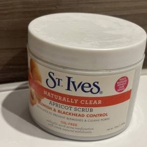 粒感しっかりが◎もち肌仕上げがクセになる「ST.Ives」のボディスクラブ