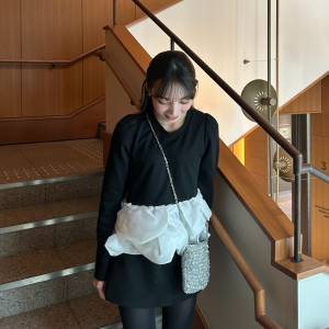 ホテルランチの日に着たい♡ウエスト切り替えで脚長見え「バルーンフリルトップス」コーデ