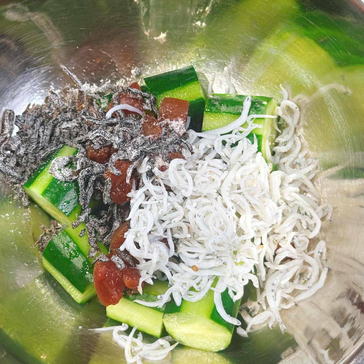 ふじっ子公式の「梅ときゅうりのふじっ子和え」のレシピ