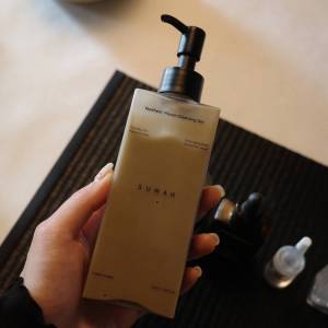 クレイ×厚みジェルで摩擦レスに。やさしく毛穴汚れを落とす「SUWAH」クレンジング