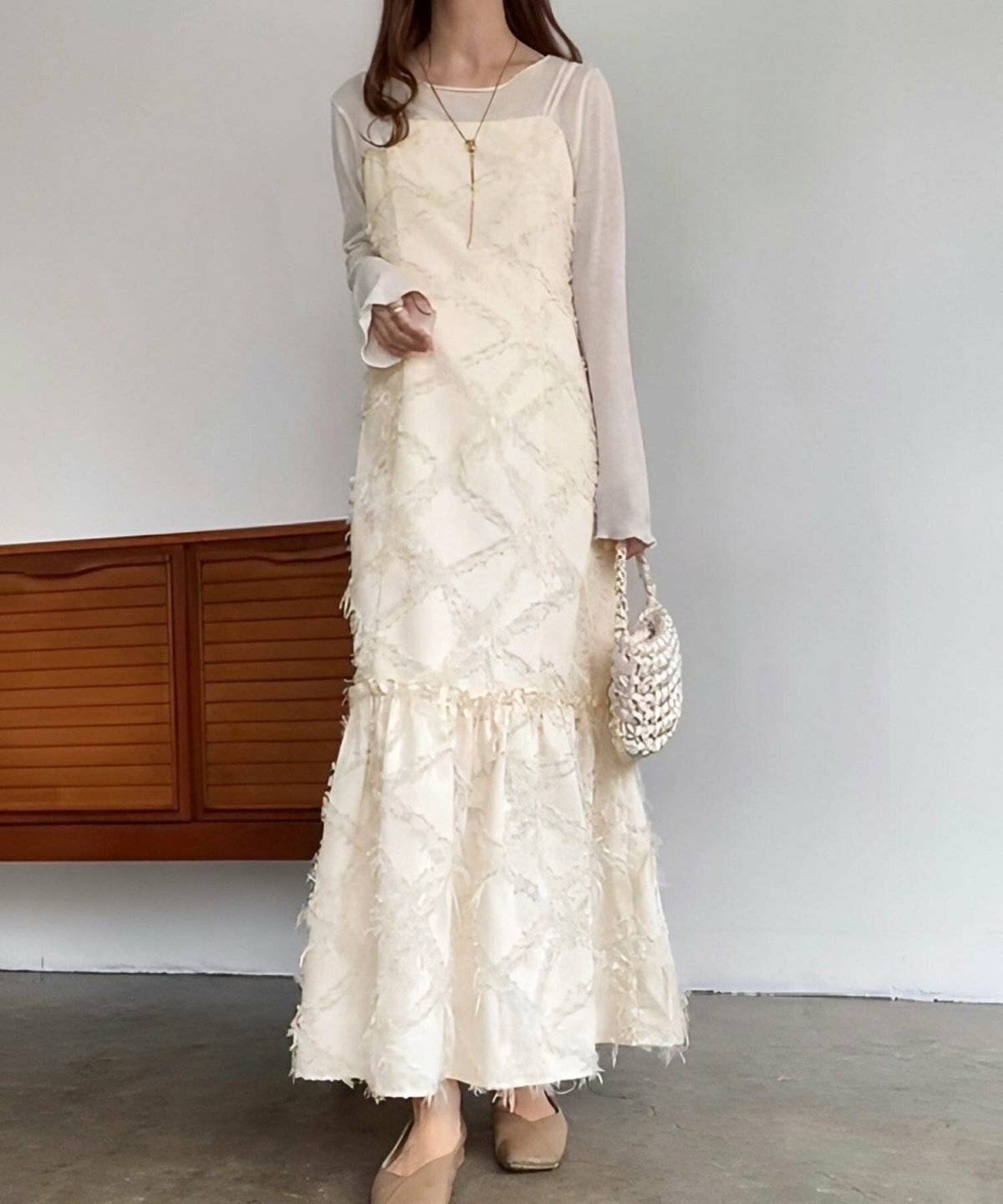 夏コーデの女性