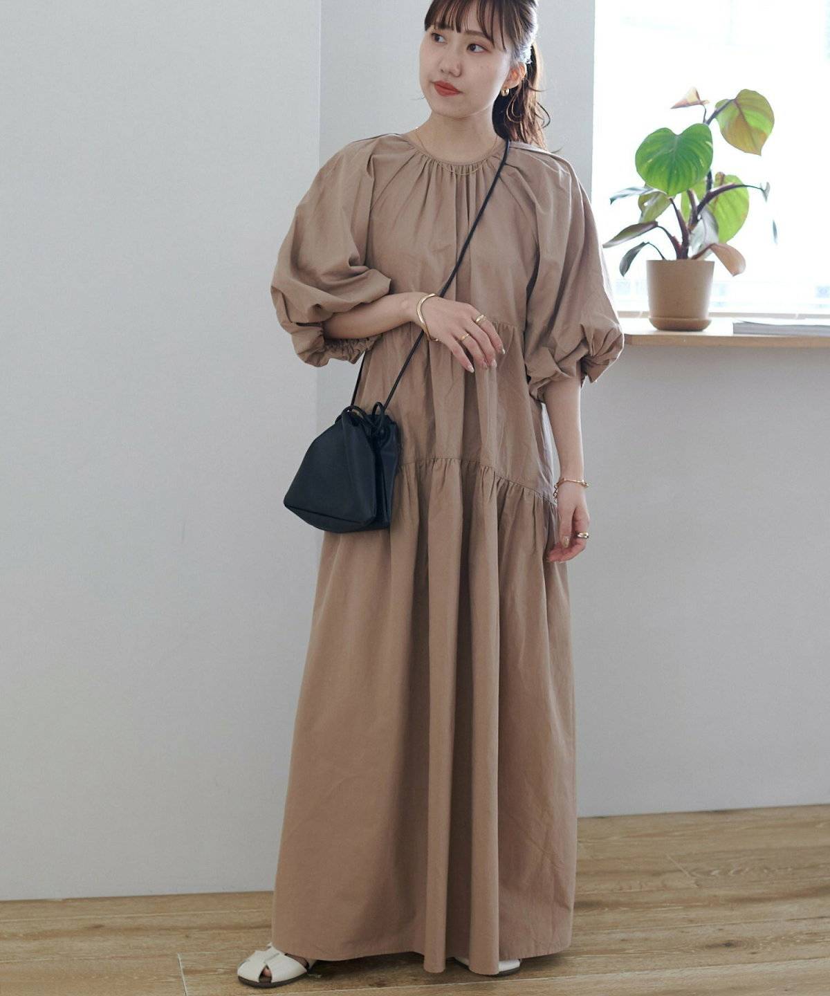 夏コーデの女性