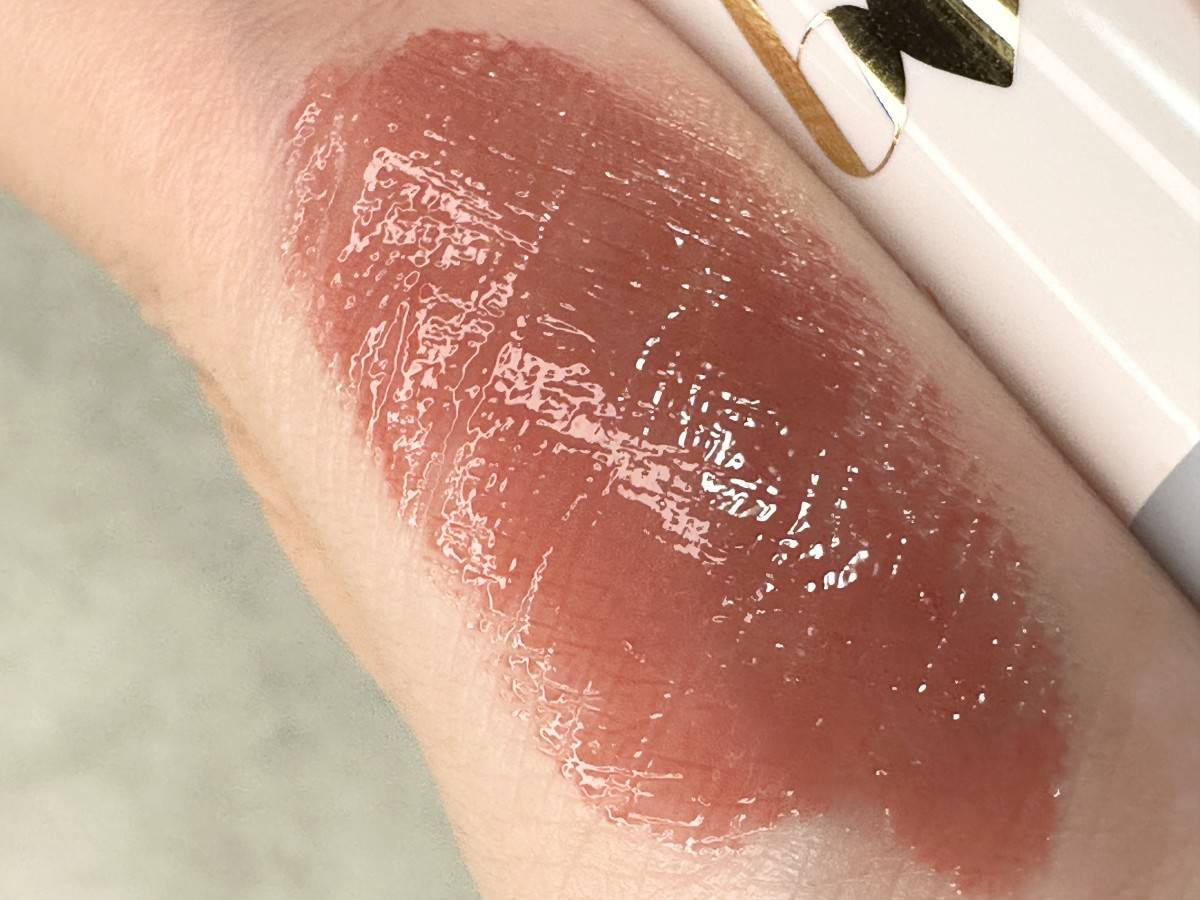 b idol　つやぷるリップ　102誓いのPINKのスウォッチ画像