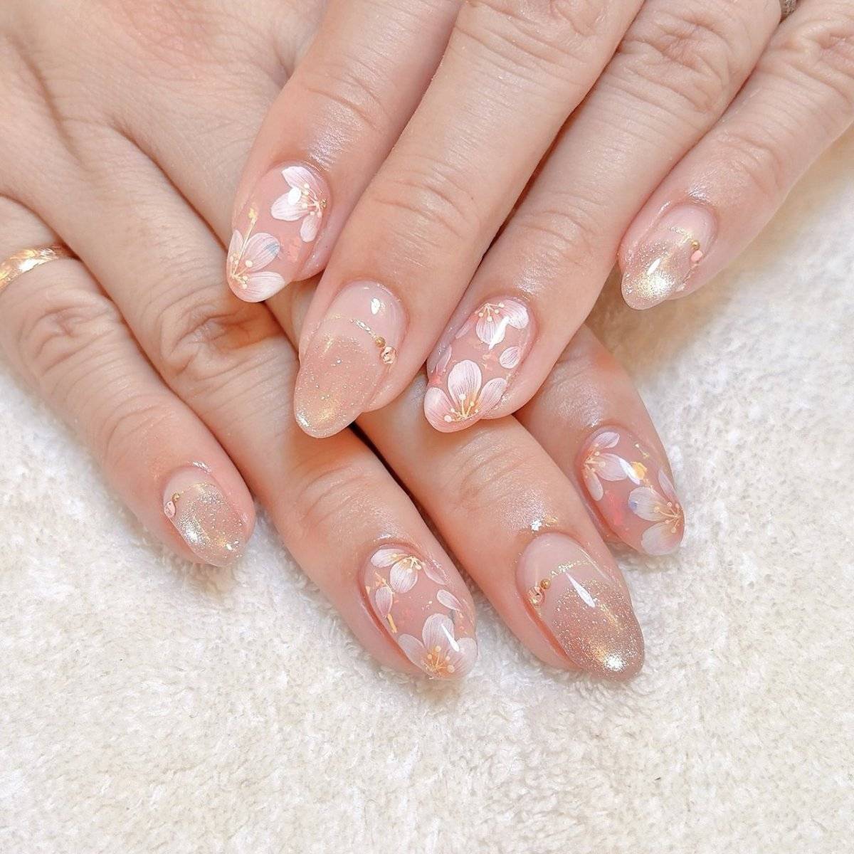 ピンクゴールドネイル