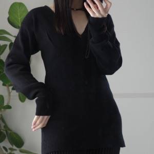 シンプルボトムも見違える！「幾何学ジャガードニット」でデイリーコーデを洗練