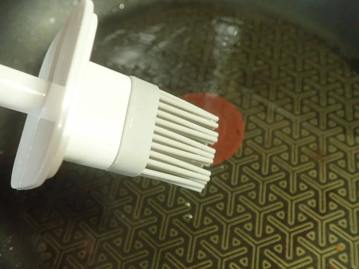 DAISO(ダイソー)：シリコン油引き角型