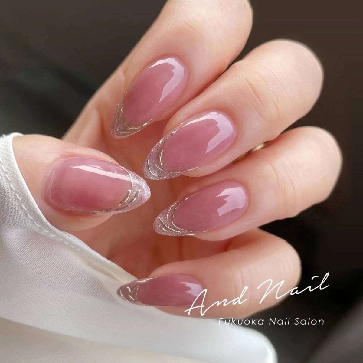 ミラーとマグネットのニュアンスフレンチネイル