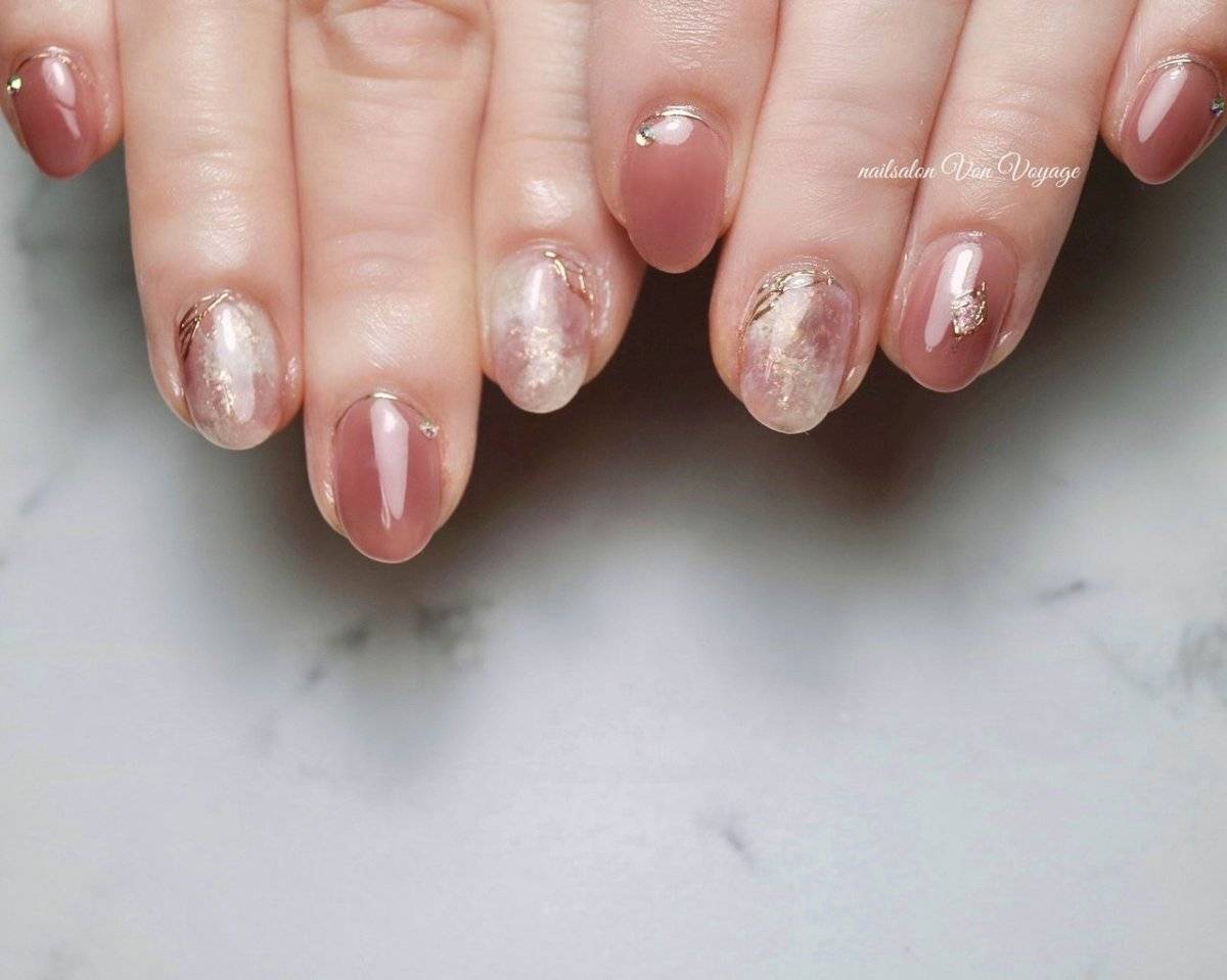 ピンクブラウンネイル