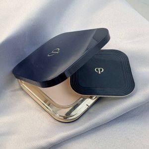 使うだけで透明感、爆上がり……。最高に美肌見えする「名品パウダー」