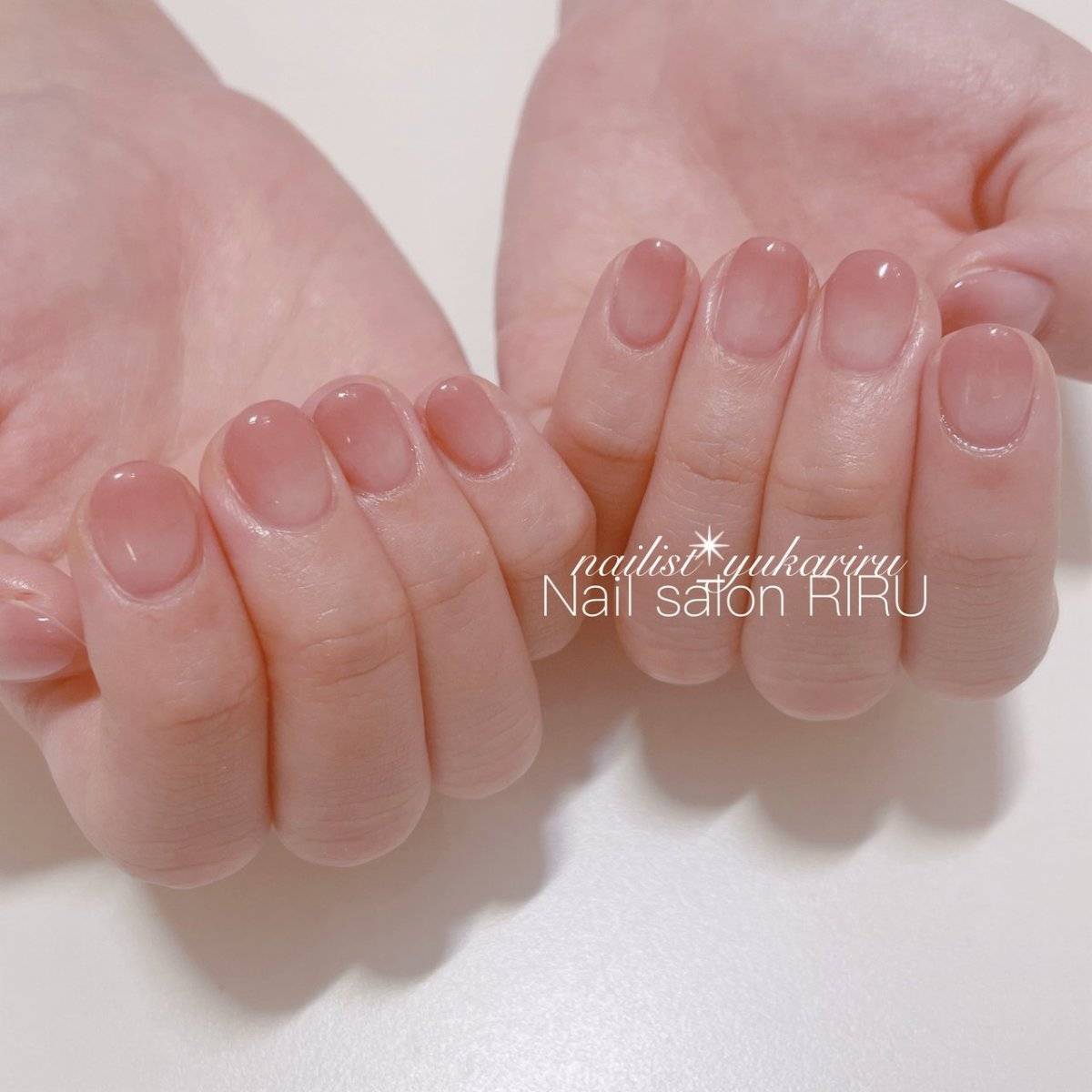 ペールピンクネイル