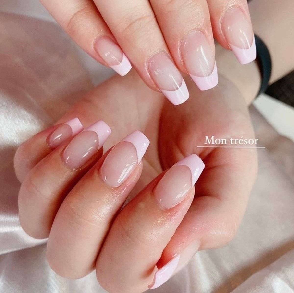 ペールピンクネイル