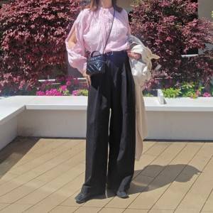 【2026年4月】こう着れば、ダサ見え無縁。差がつく春の黒パンツコーデ5選