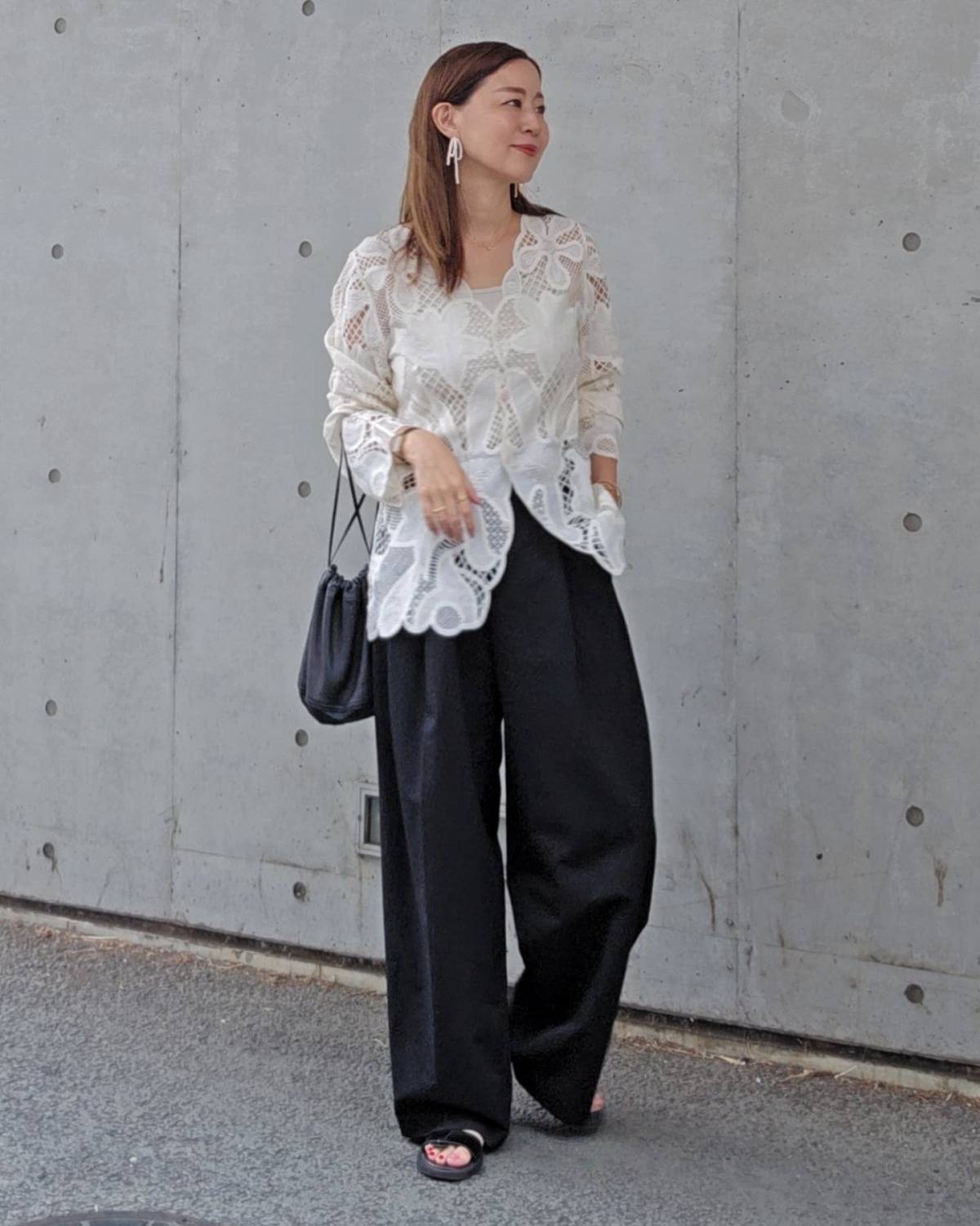 レースブラウス×ワイドパンツ