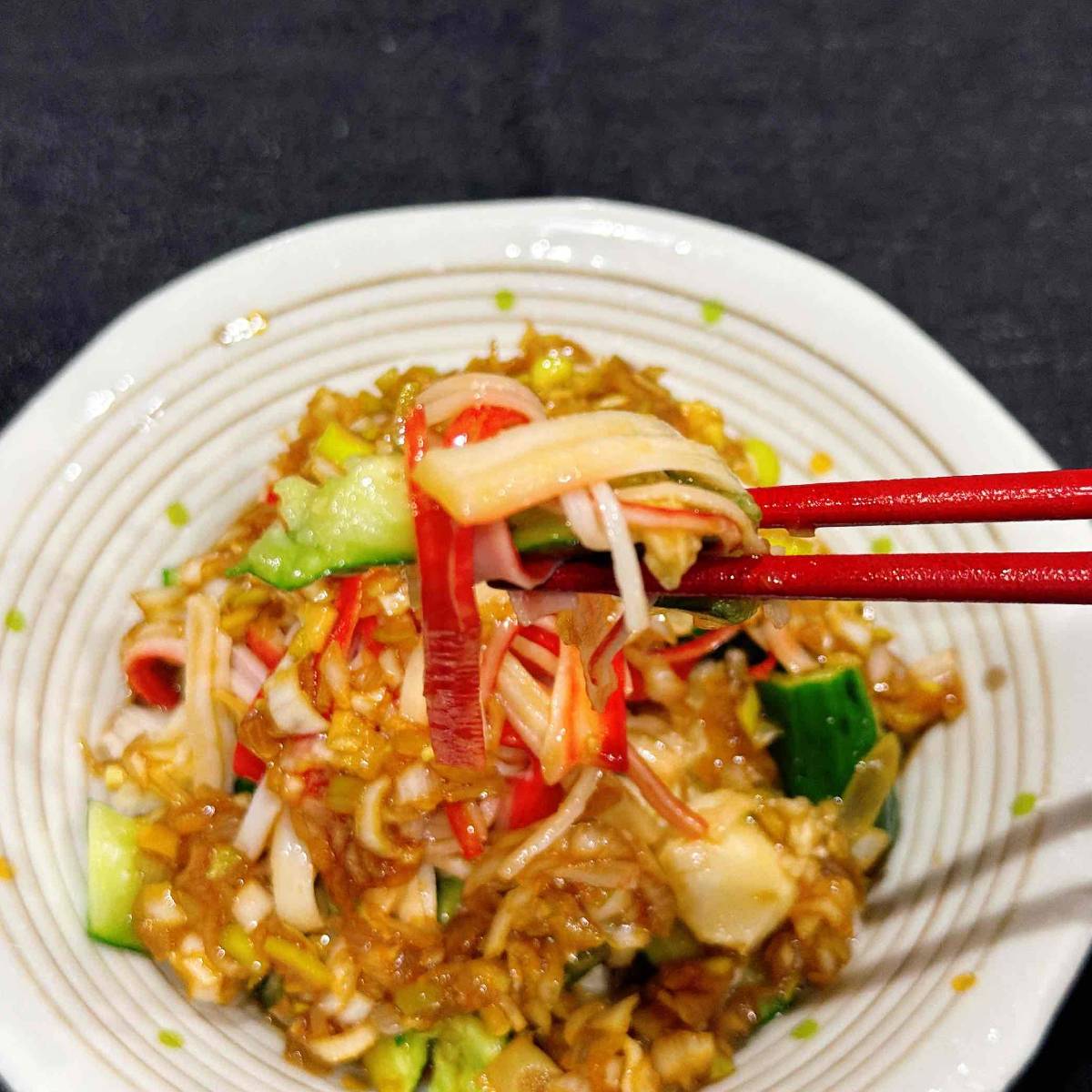 いちまさ公式の「かち割りきゅうりとカニかまの香味ねぎソース」のレシピ