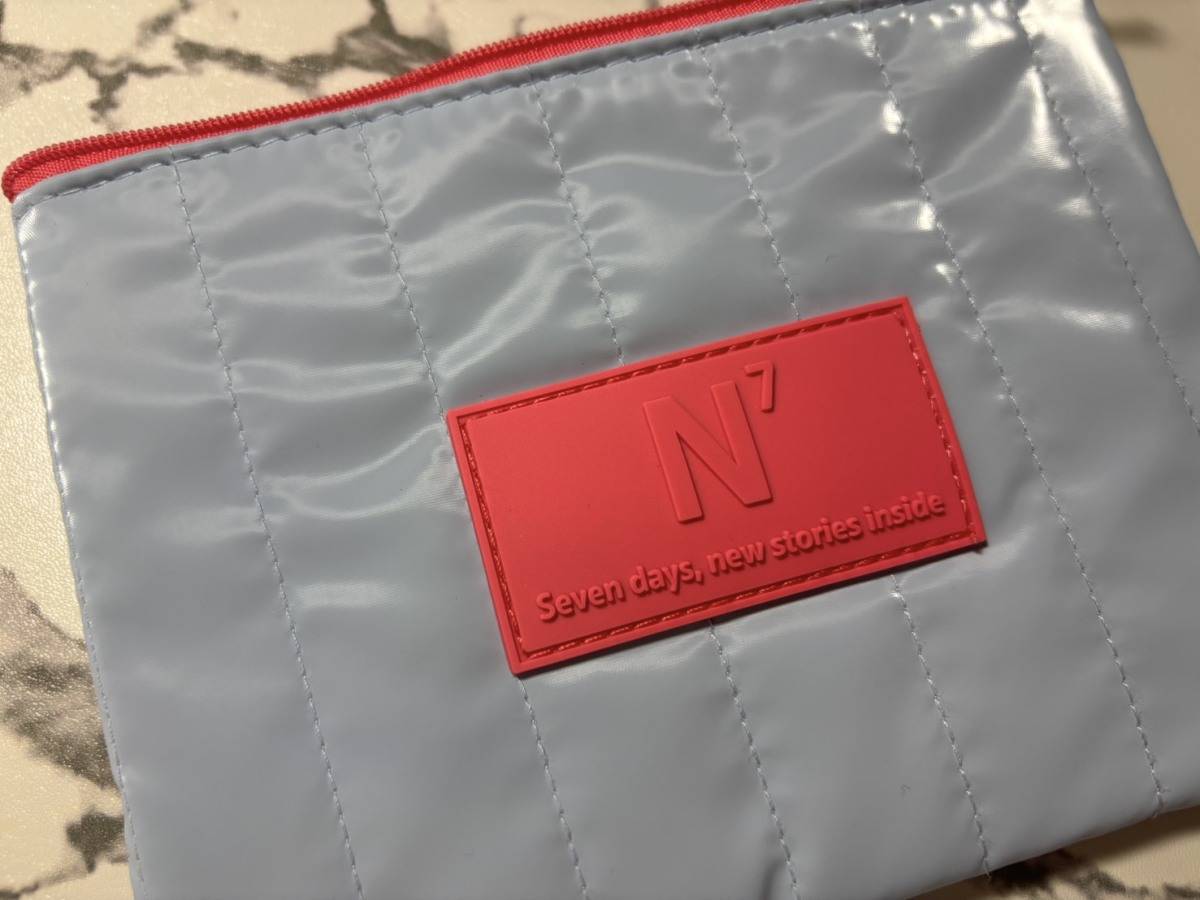 3COINS パディングミニポーチ デザイン＆質感チェック①