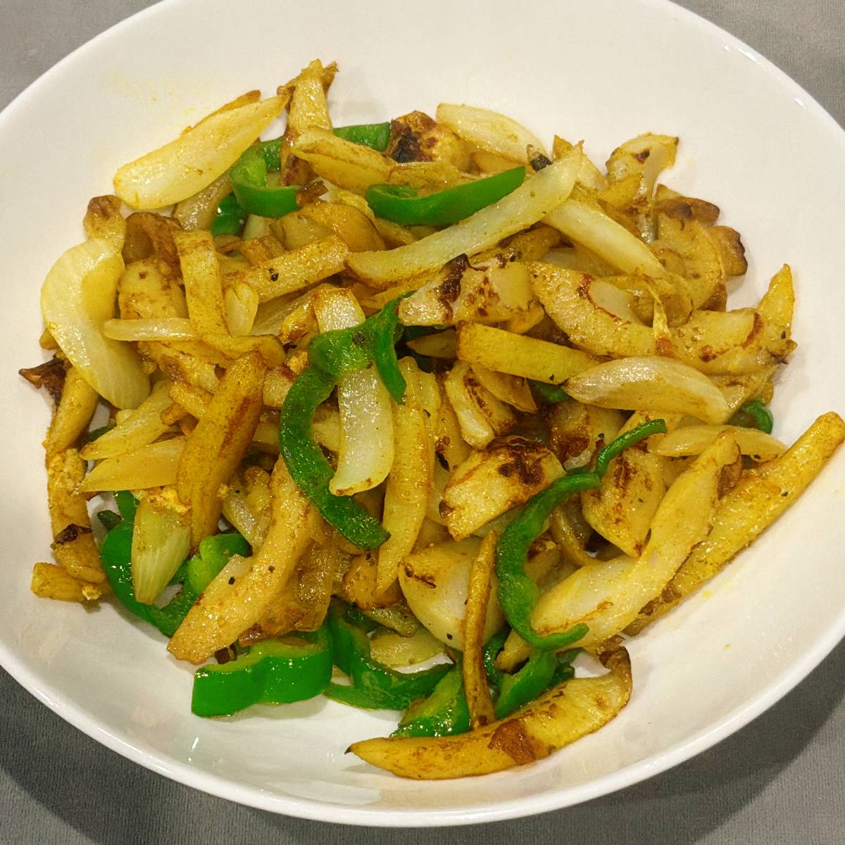 紀文公式の「焼ちくわとじゃがいものカレー炒め」のレシピ