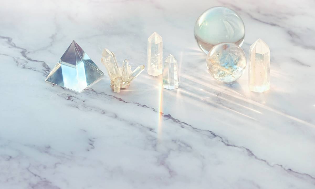 南 出世運 上がる 水晶