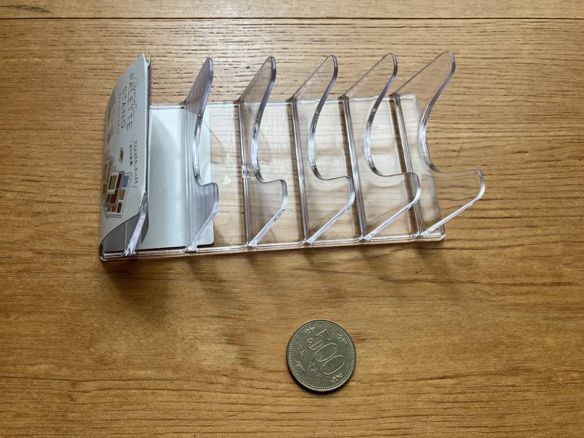 セリアのコスメパレットスタンド