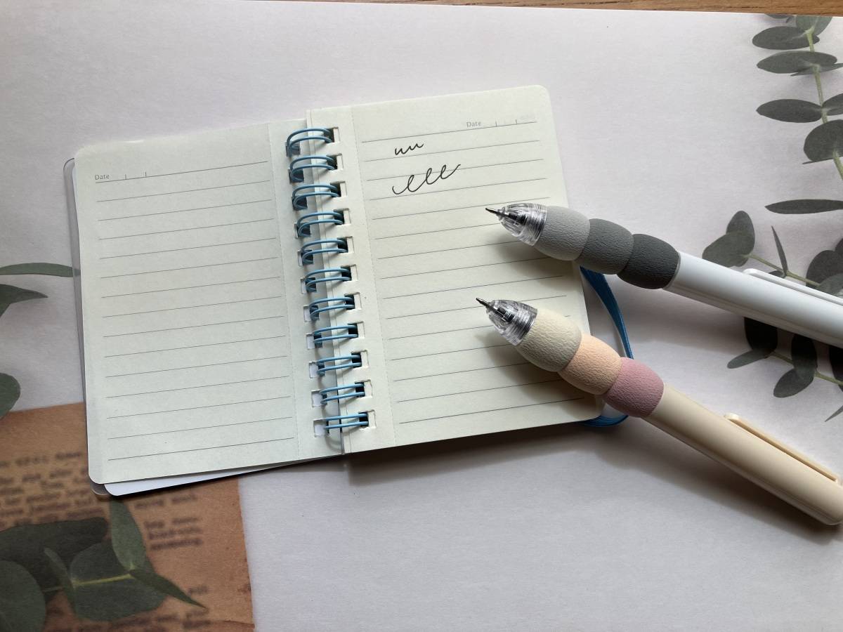 セリアのマシュマログリップボールペン