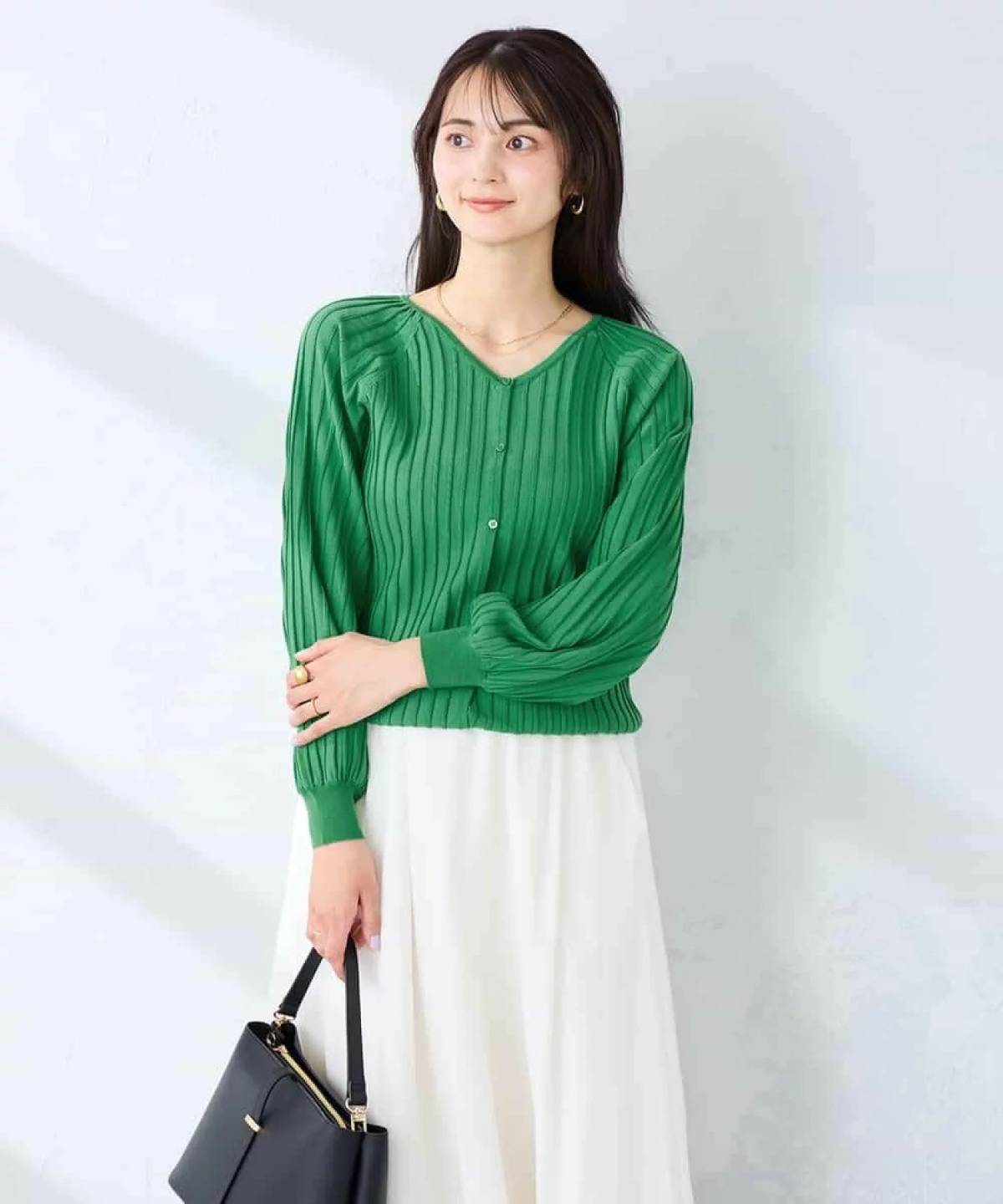 a.v.v プリーツ編みVネックニットカーディガン