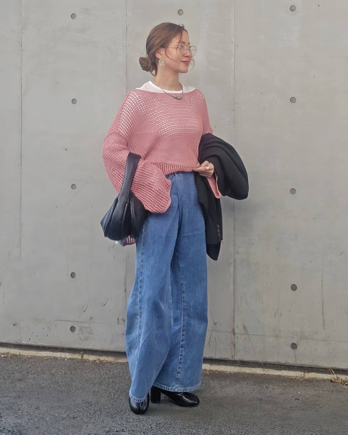 メッシュ編みニットを使った重ね着が◎