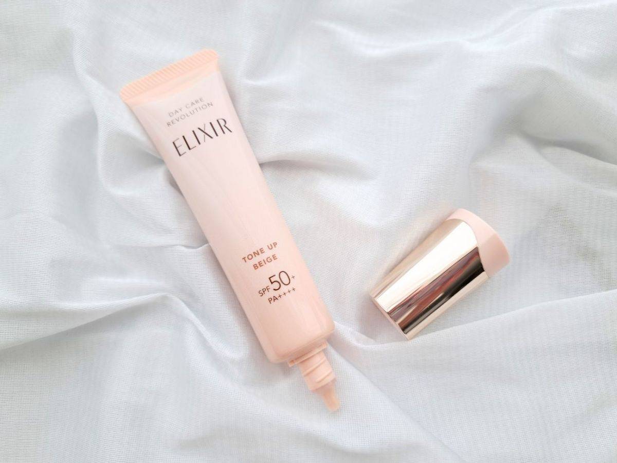エリクシール デーケアレボリューション トーンアップ　ピュアベージュ