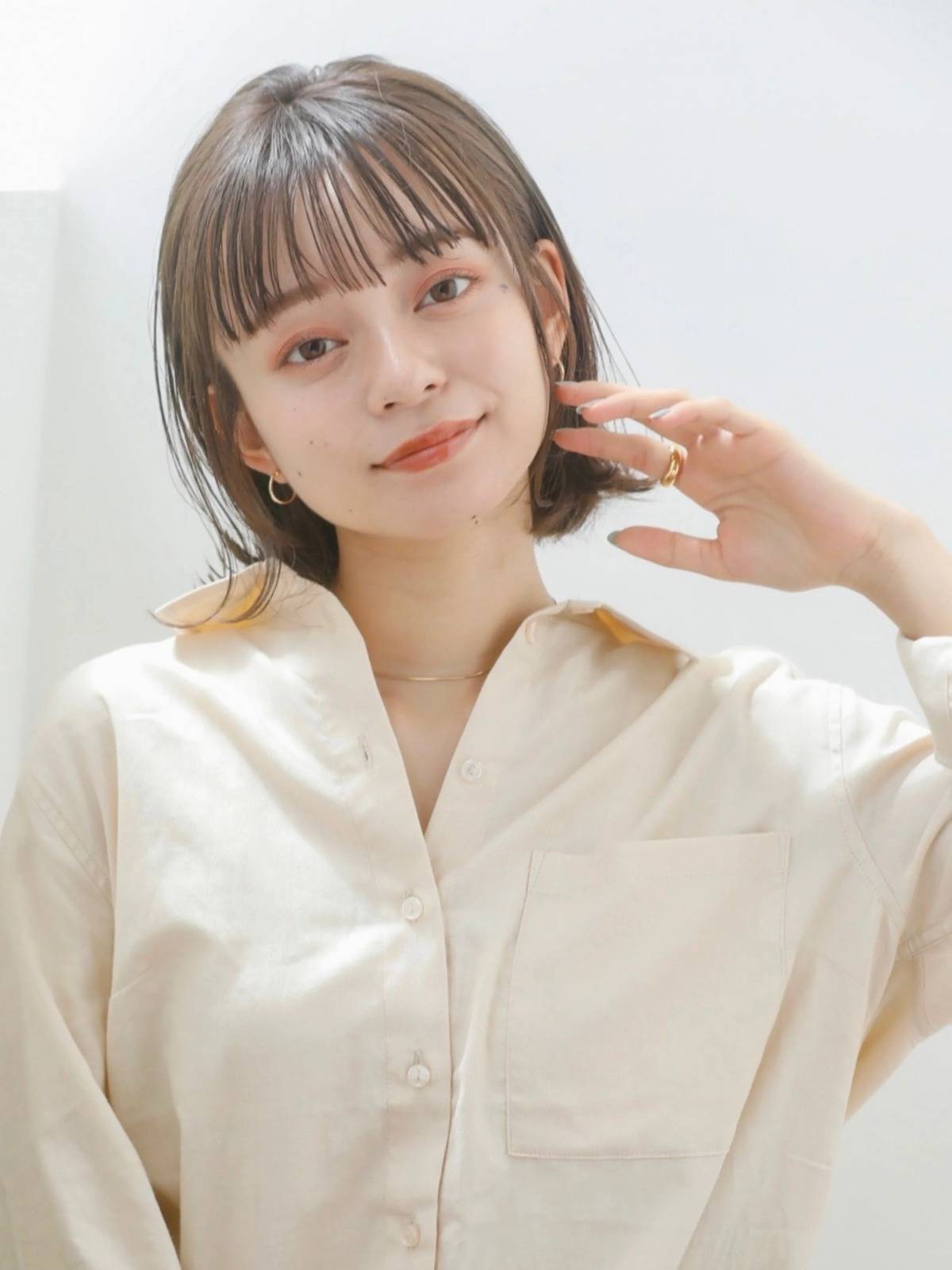 シアーベージュの抜け感ボブ