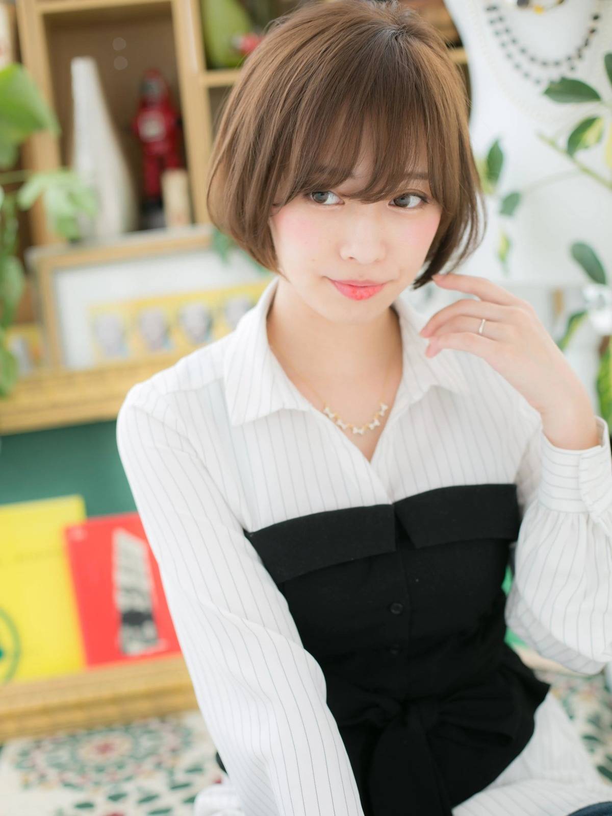 前下がりシルエットボブ