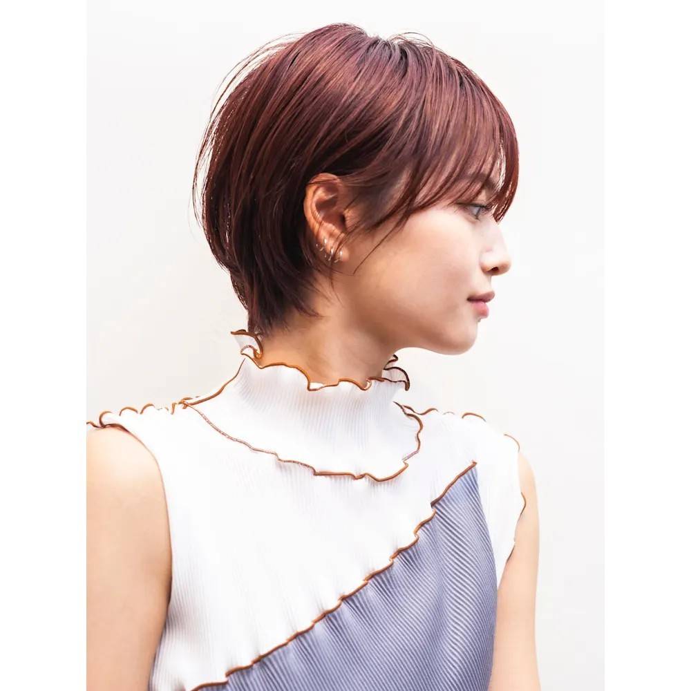 暖色系の丸みショート