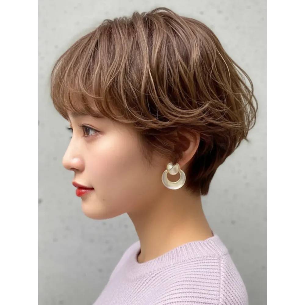 ゆるウェーブなハイライトショート