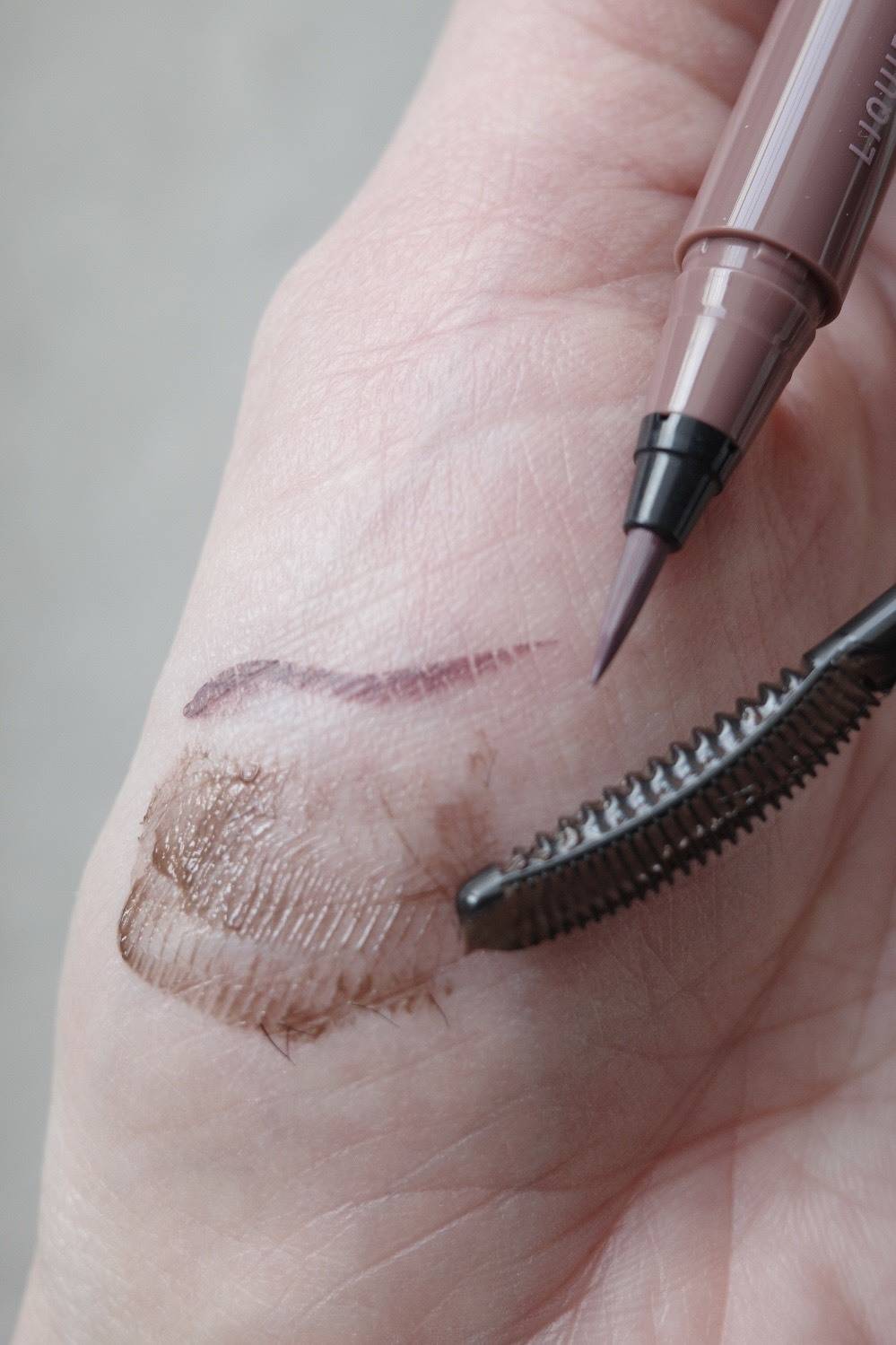 キングダム 束感カールマスカラとリキッドアイライナー