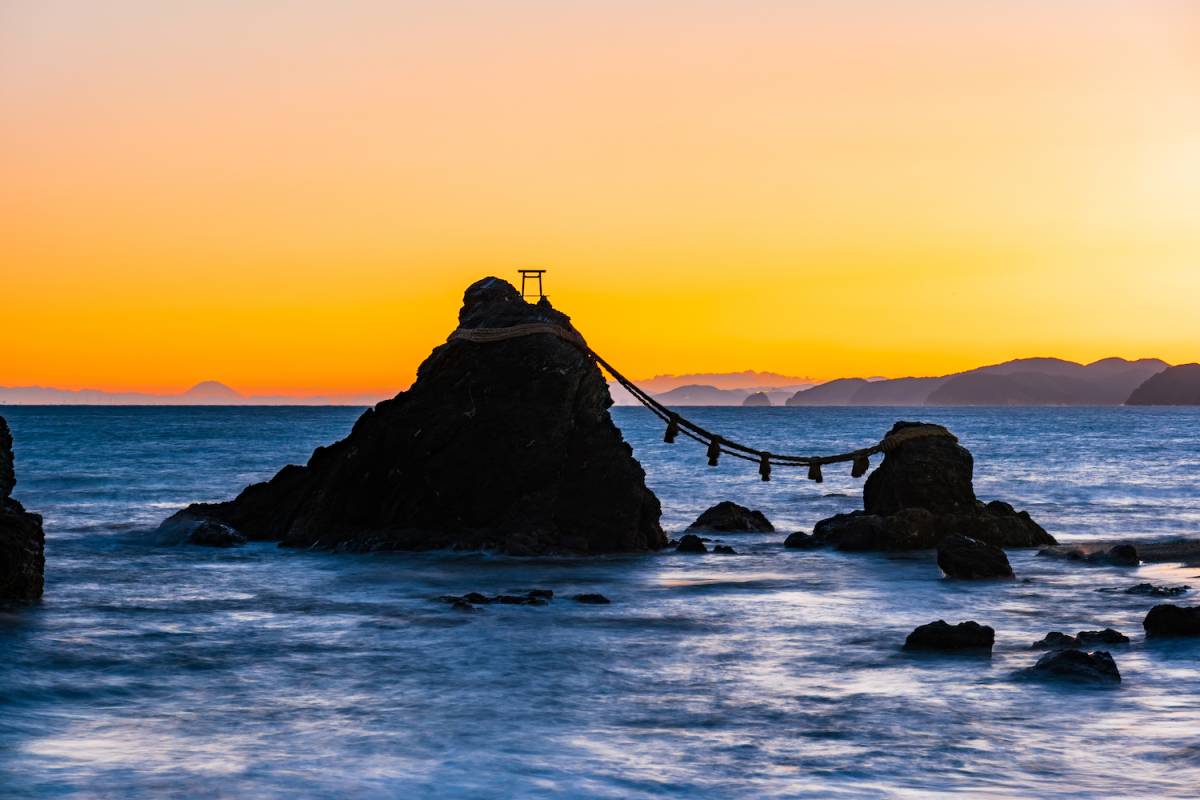 三重県 伊勢二見浦の夕焼け