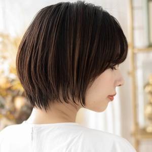  シックな前下がりショート 