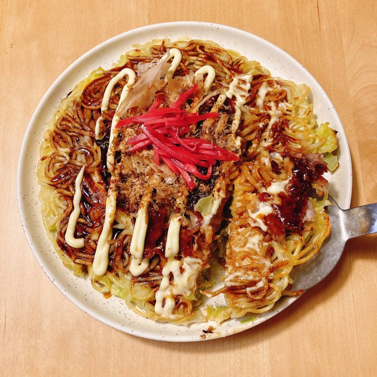 マルちゃん公式の「浪花の味 モダン焼き」のレシピ