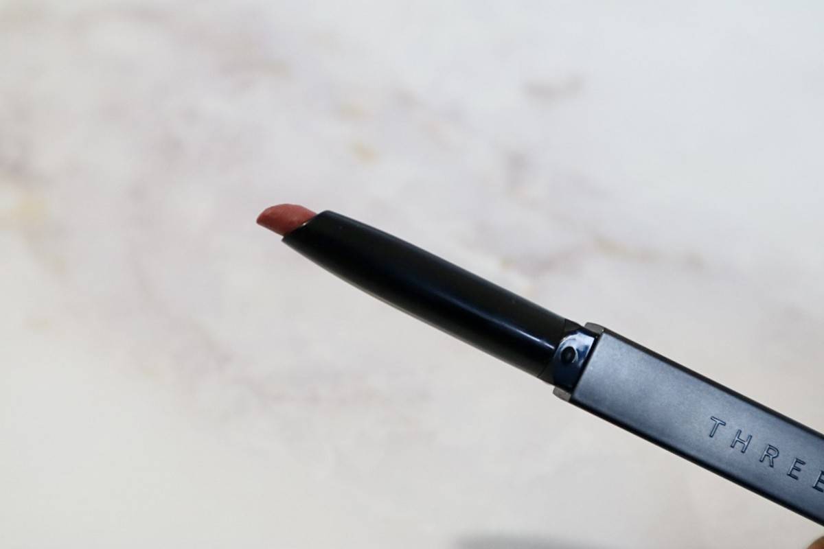 THREE ドリームオン アリューリング リルone　02 DREAM OF YOU(アップ画像)